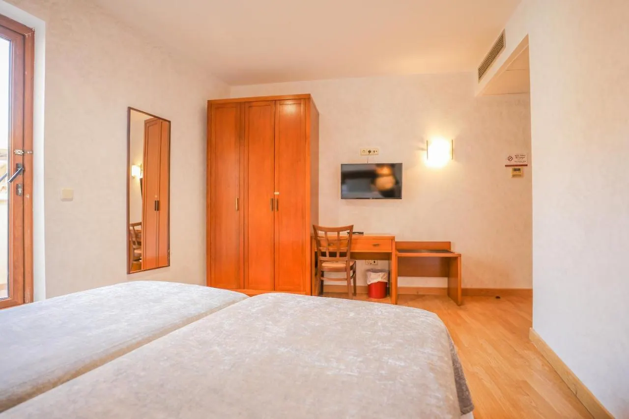 Hotel Granada Centro 2*,